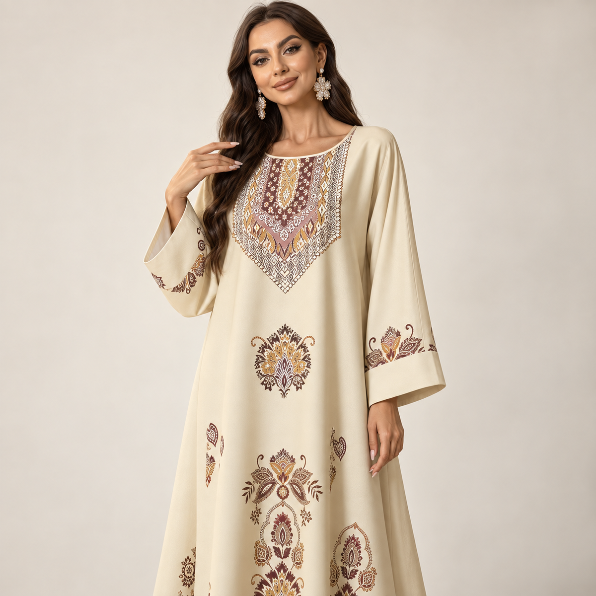 Abaya Longue Florale Élégance Orientale – Beige Ivoire